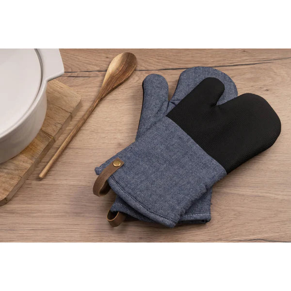Cuisinart Neoprene Mini Oven Mitts, 2pk - Heat Resistant Oven Gloves  Protect Hands, Non-Slip Grip - Buffalo Check, Bering Sea Blue